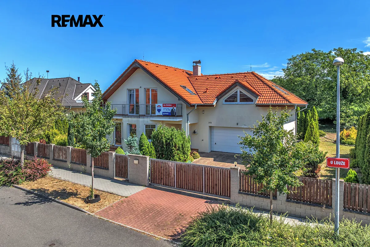 Prodej rodinného domu 224 m², pozemek 939 m²